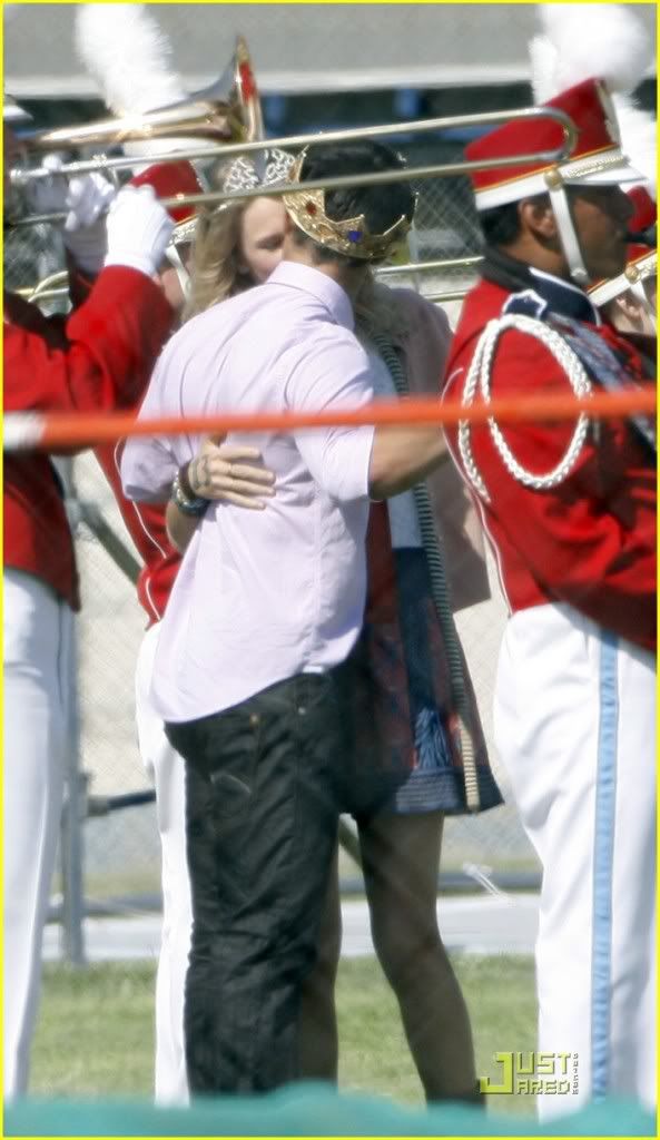 Pictures Of Taylor Swift And Taylor Lautner. taylor-lautner-taylor-swift-
