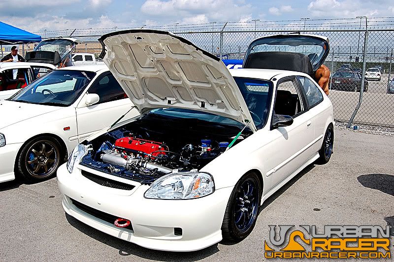 http://i579.photobucket.com/albums/ss235/2005300c/civic1.jpg