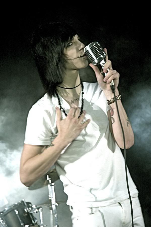 knives and pens. Andy-6-in-Knives-And-Pens-