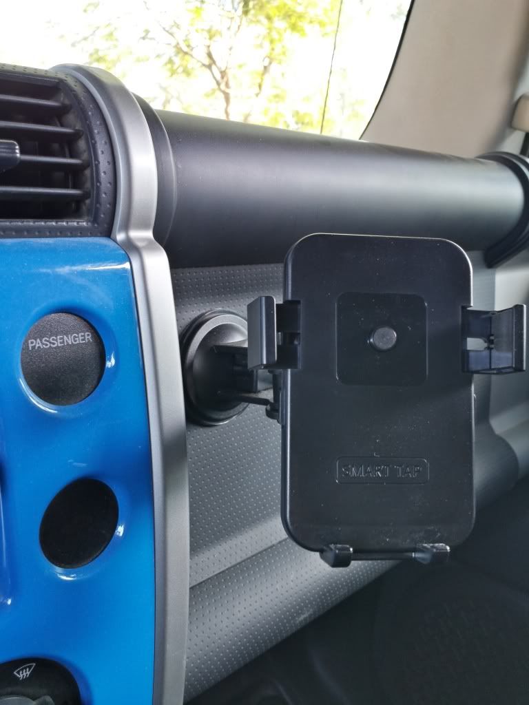 Suctioncup phone mounts on FJ dash? Toyota FJ Cruiser Forum