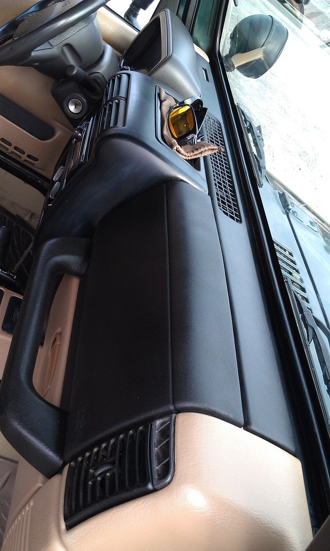 Passenger Airbag Cover is in fact removable w/ pics. Page 2 Jeep