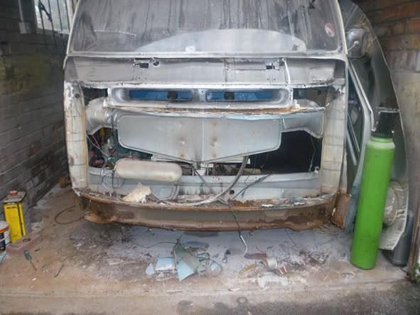 http://i579.photobucket.com/albums/ss240/hobbsy33/vw%20camper%20resto/part2/P1020645.jpg