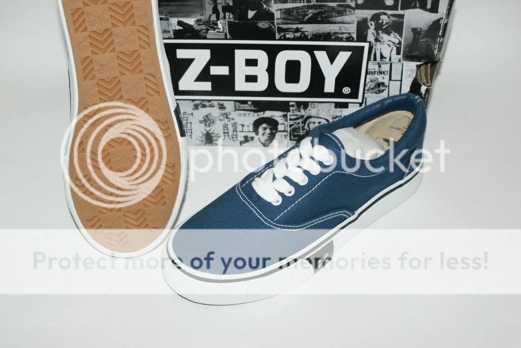 BOY SKATE SHOES CLASIC NAVY CANVAS LACE UP BICKNELL  